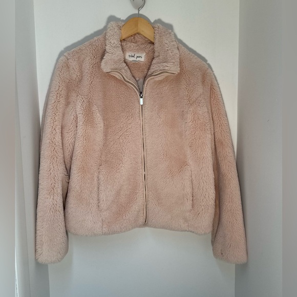 Tribal Faux Soft Fur Short Coat Blush Pink Size Medium in excellent condition - Picture 2 of 7